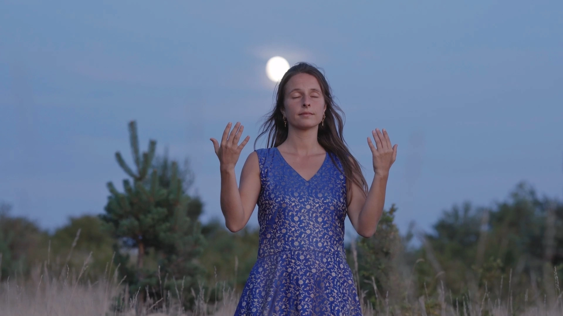 Film de danse intuitive en nature par Zoé Leduc